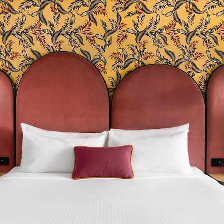 Ovolo The Valley Brisbane Exterior foto A bedroom at the hotel