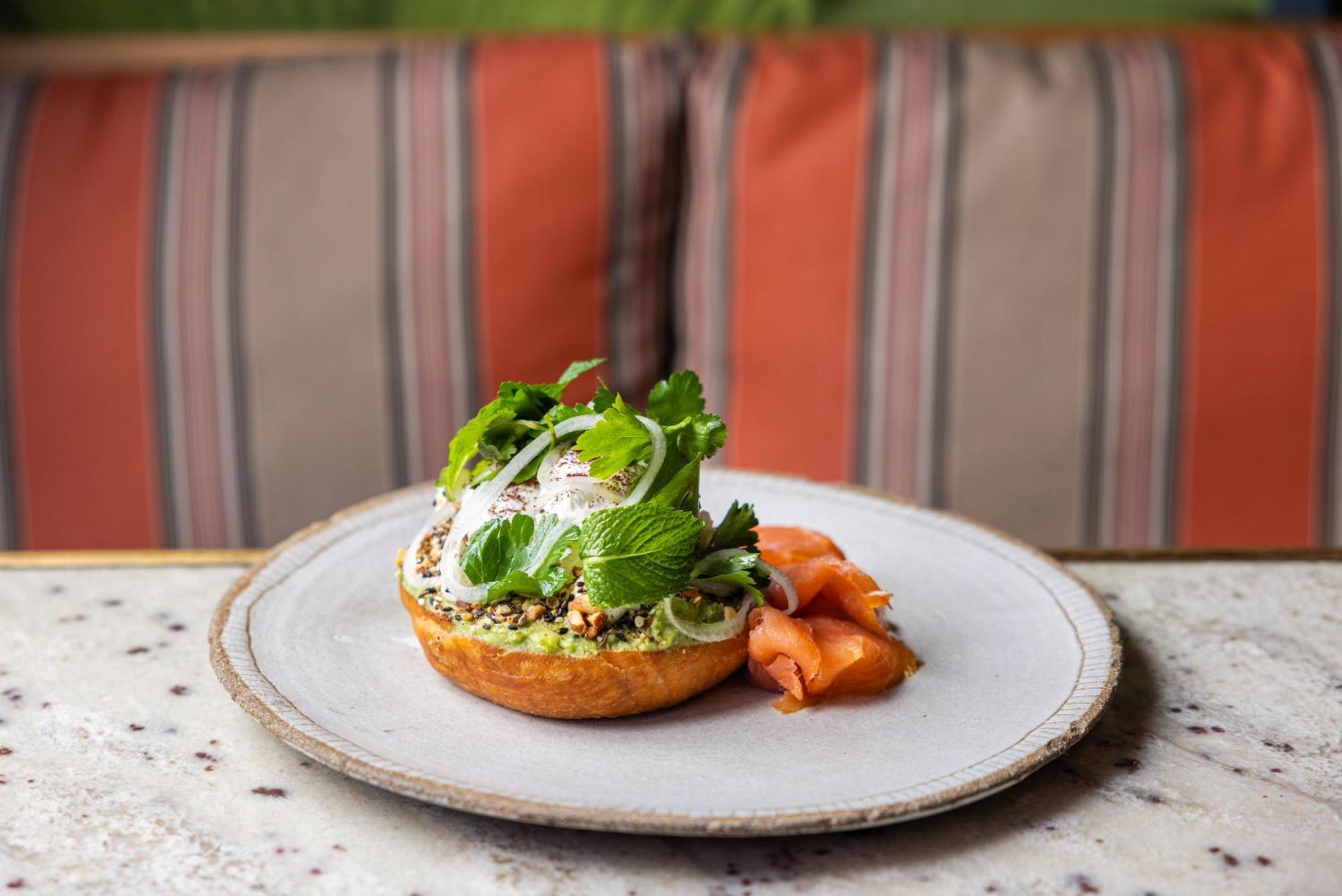 Ovolo The Valley Brisbane Exterior foto Avocado and salmon bagel